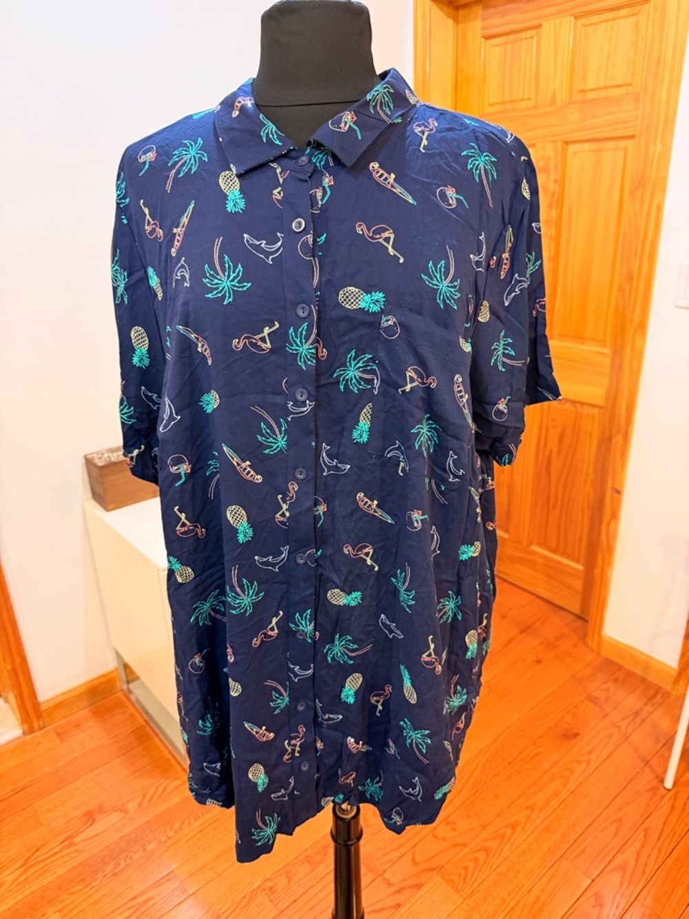 NWT torrid W Another Drink SS Stretch CH Navy Tropical Print Button-Down Shirt